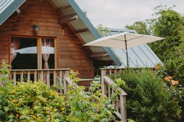 lodge-parasol-domaine-de-la-fauvriere