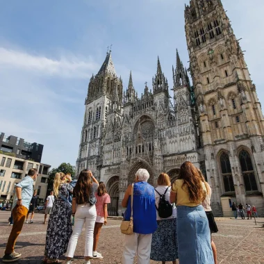 Una insólita visita sensorial a la catedral de Rouen