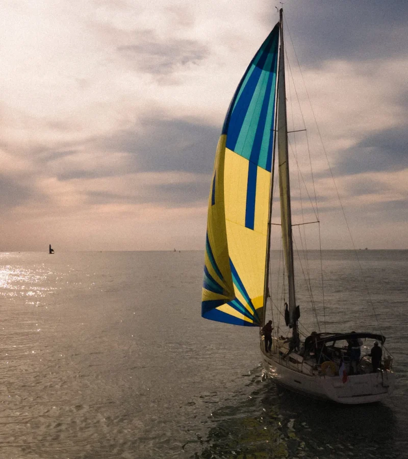 Paseo en velero por la bahía de Le Havre y noche a bordo
