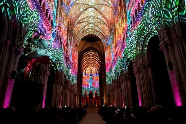 Espectáculo inmersivo en la catedral de Bayeux