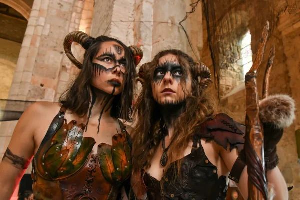 Personnages de médiéval fantastique au Festival Samhain à Bernay