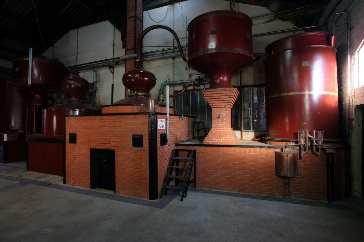 Distillation à la distillerie Busnel