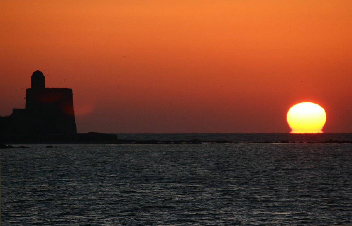 lever du soleil sur l'île de Tatihou
