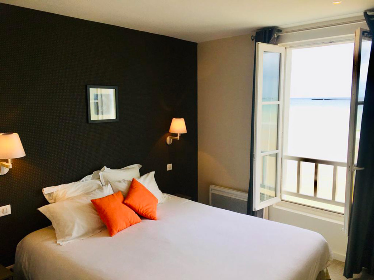 Hotel La Marine, habitación con vistas al mar, Arromanches © droits réservés