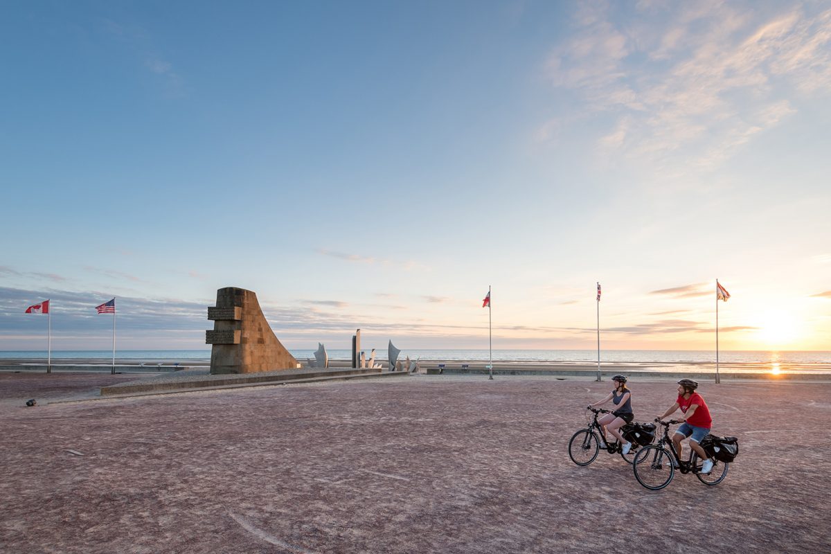 Itinerario para bici de la Vélomaritime por las Playas del Desembarco, Saint-Laurent-sur-Mer © Emmanuel Berthier